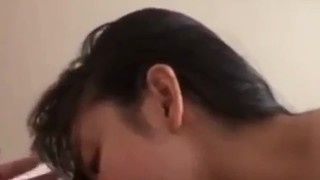 Gak Mau Lepas Si Cantik Lagi Doyan Ngemut Es Krim