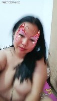 Mbak Dhina Ajak Penonton Goyang Hot